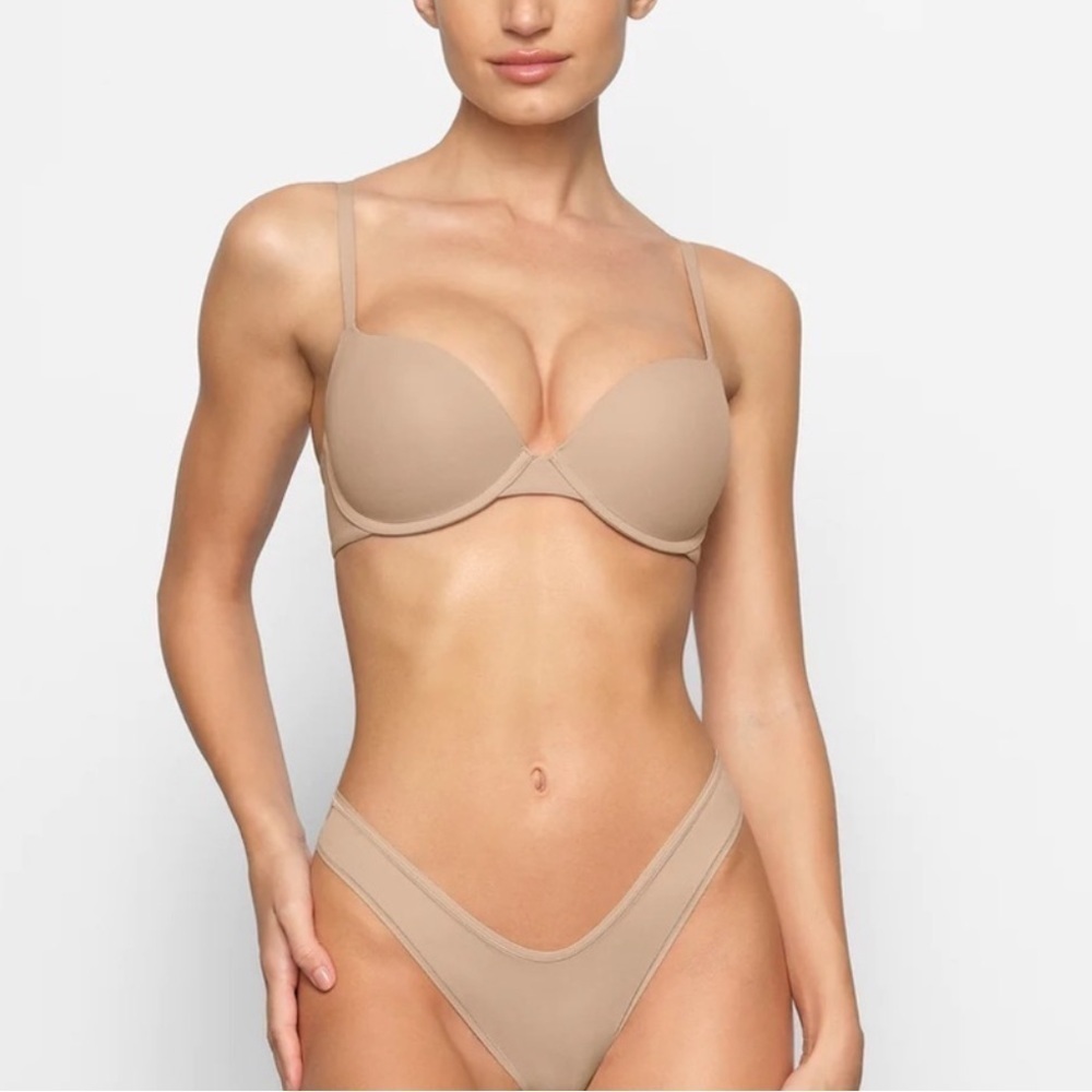 SKIMS Fits Everybody PUSH-UP BRA - 2295 size 30D Clay